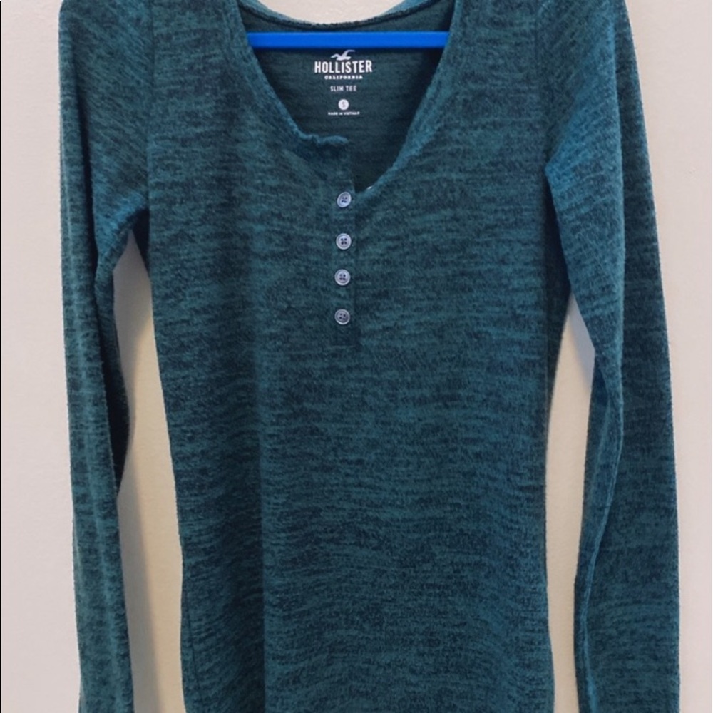 hollister soft slim top!